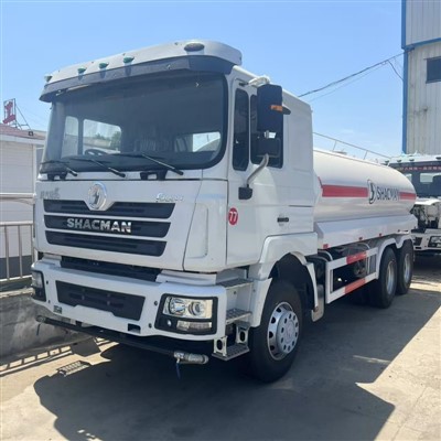 Truk Penyiram Air SHACMAN F3000